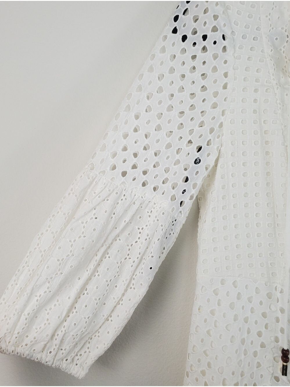 Vince Camuto White Eyelet Mini Dress Size 10 - Picture 6 of 13